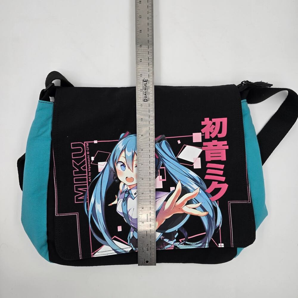Hatsune Miku Reaching Messenger Bag - NWOT - Picture 11 of 11